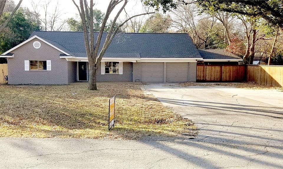 1st image of 1308 Park Ln