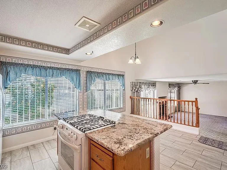 8939 Dove Cove Dr — Photo 14