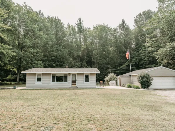 5421 W Angling Rd, Ludington, MI 49431
