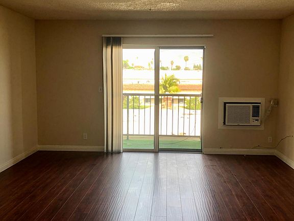 2nd image of 655 N Commonwealth Ave #202