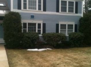 308 Springbrook Cir, Portsmouth, NH 03801
