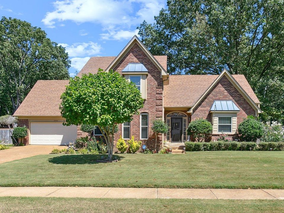 1st image of 2998 Yates St