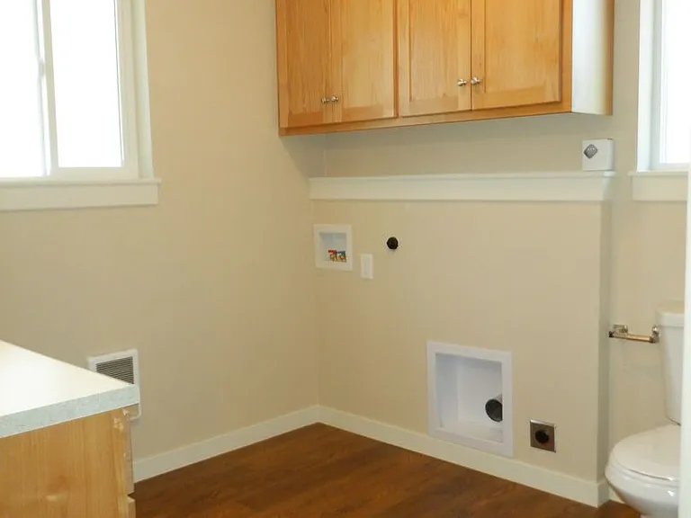 1 Bed/1 Bath Duplex Unit in Fantastic Westside Bend Location - Knoll Ave — Photo 8