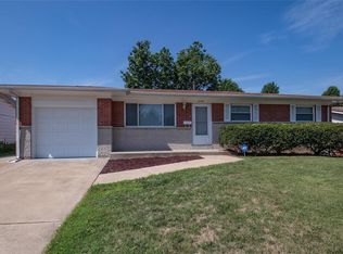 2030 Shirley Dr, Florissant, MO 63031