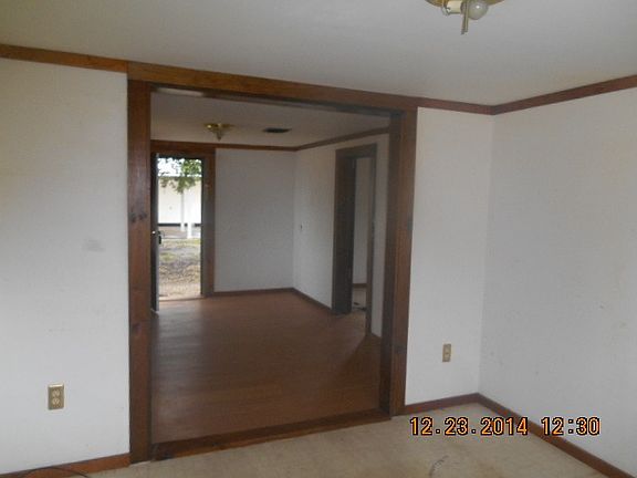 5th image of 1012 Helen St