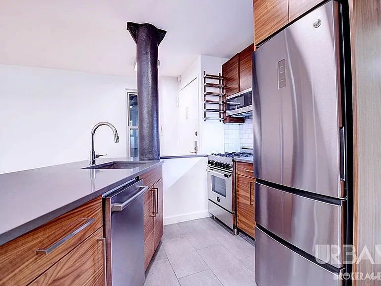 123 Bank St #250 — Photo 2