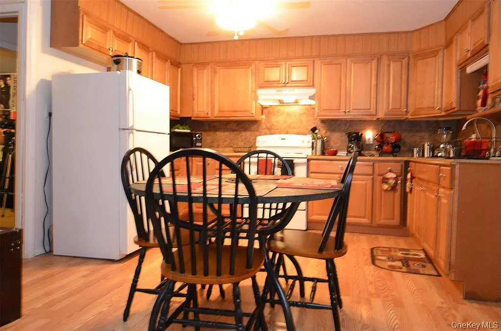 Studio, 1.0 bath, 1000 sqft, $1,900 — Photo 3