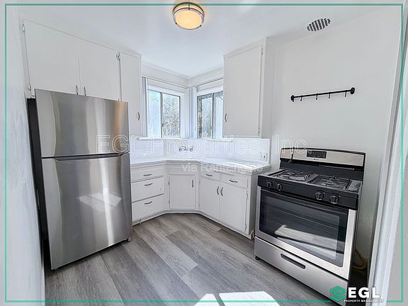 5th image of 1235 N Havenhurst Dr #6