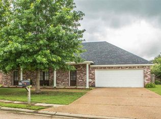 133 Middle Field Dr, Canton, MS 39046