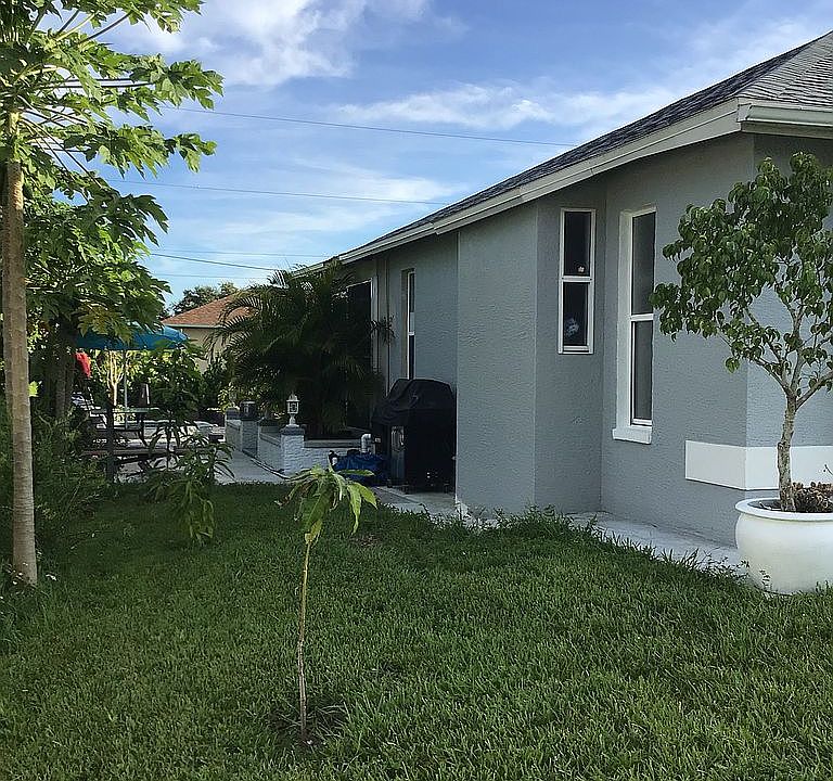 1st image of 1507 SE 18th St