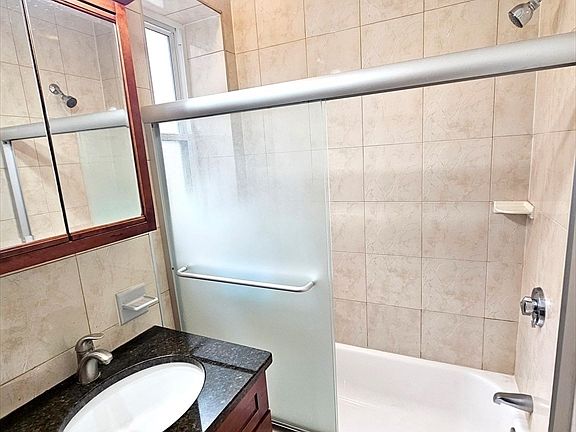 3rd image of 1564 Commonwealth Ave APT 5