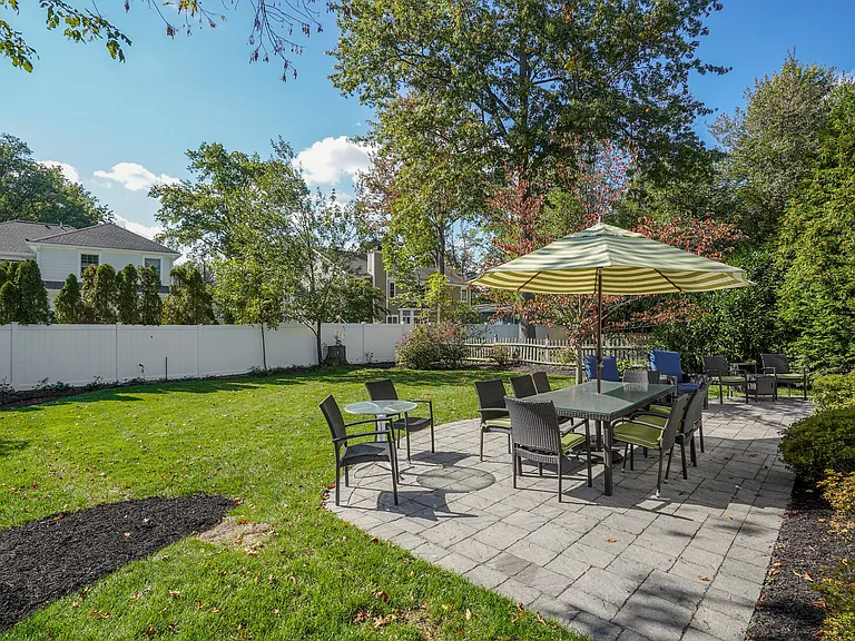 256 Woodland Ave — Photo 36