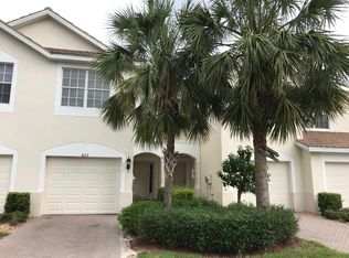 823 Hampton Cir, Naples, FL 34105