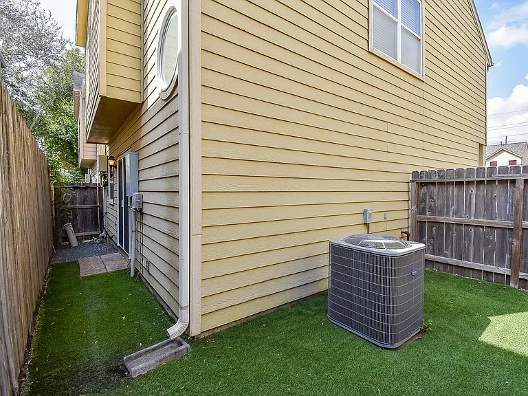 2202 Naomi St #3 — Photo 39