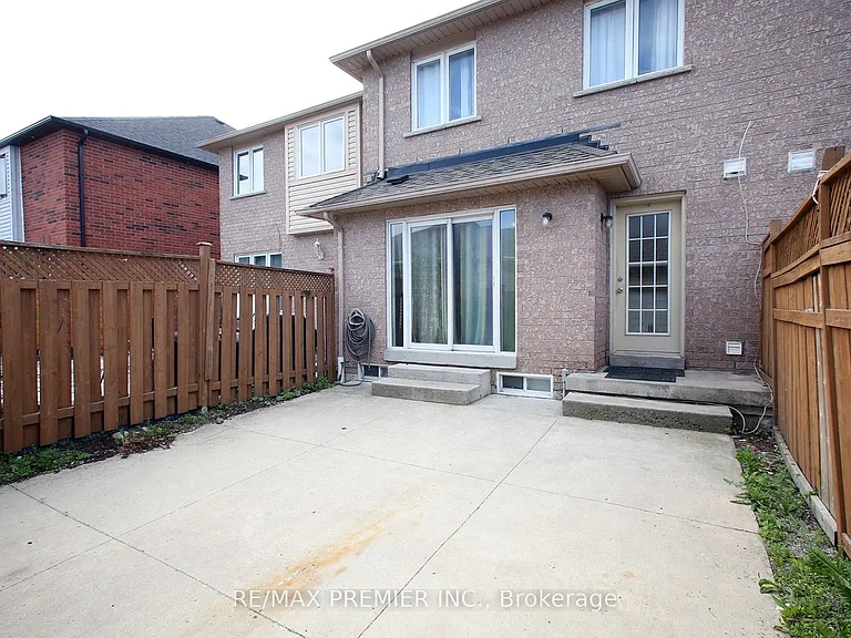 205 Equator Cres — Photo 28