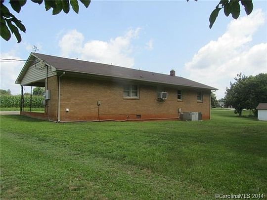 2nd image of 3011 Ramseur St