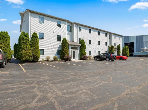 1512 NW Catawba Rd, Port Clinton, OH 43452