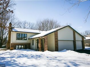 1664 Woodgate Ln, Eagan, MN 55122