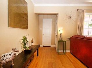 6442 Whitman Ave, Van Nuys, CA 91406