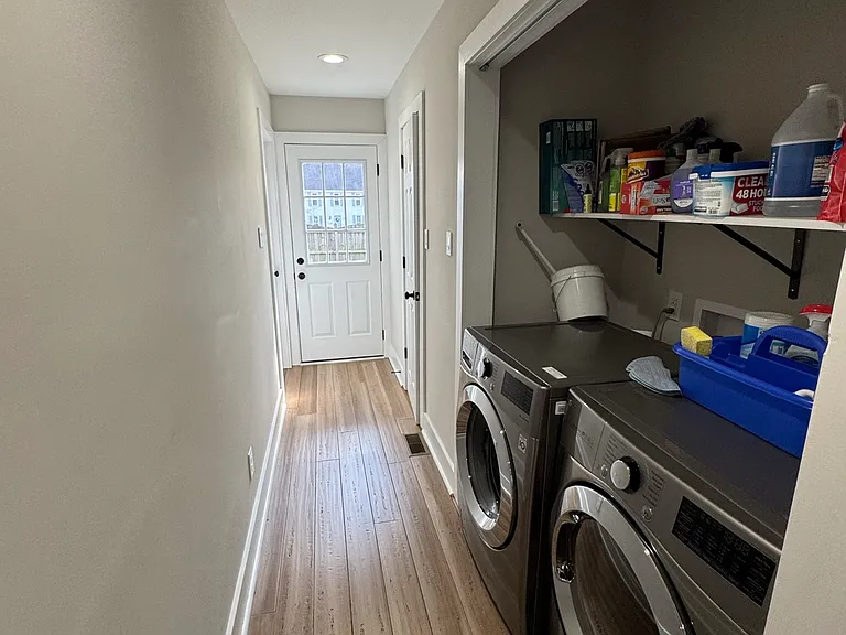 hallway and washer/dryer