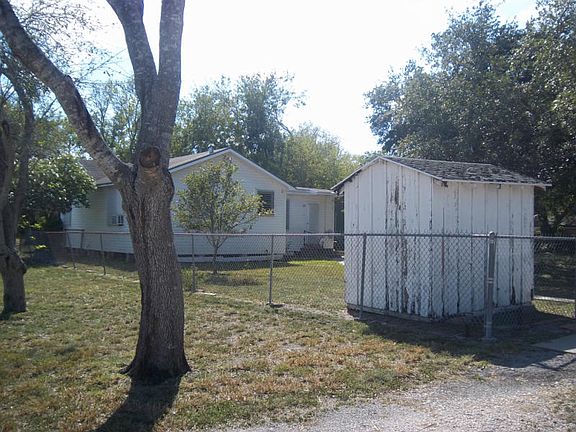 5th image of 817 E Avenue C