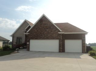 184 W Sloup Dr, Wahoo, NE 68066