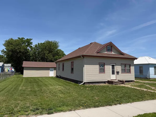 414 E 16th St, Schuyler, NE 68661