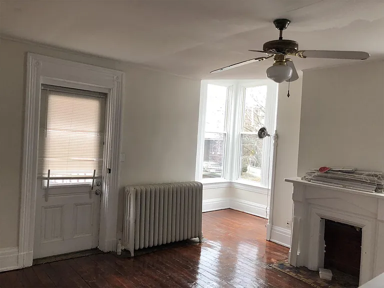 1st floor living room with corner nook