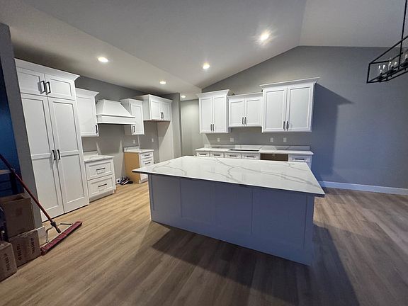 4th image of 1214 Mina Dr