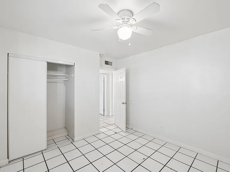 2133 W Adams St #3 — Photo 20
