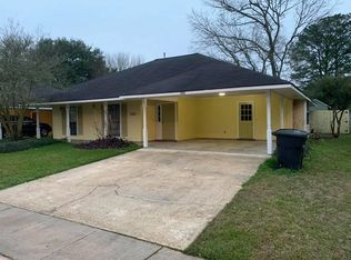 1131 Bullrush Dr, Baton Rouge, LA 70810