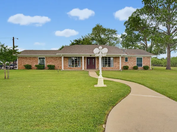 955 County Road 1304, Bridgeport, TX 76426