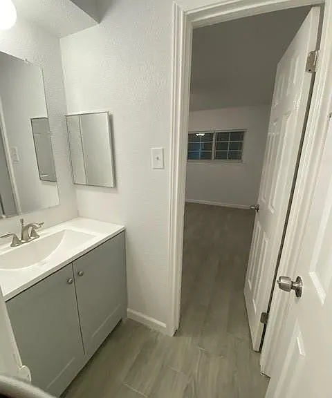 12728 Shannon Hills Dr — Photo 17