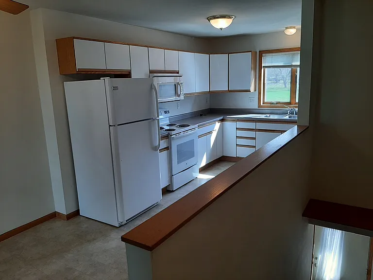 110 Maple Ct — Photo 1