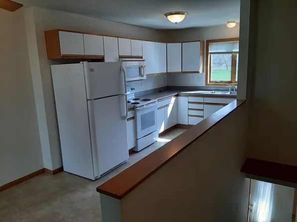 110 Maple Ct, Mount Horeb, WI 53572