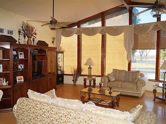 2nd image of 2037 W Chico Ln