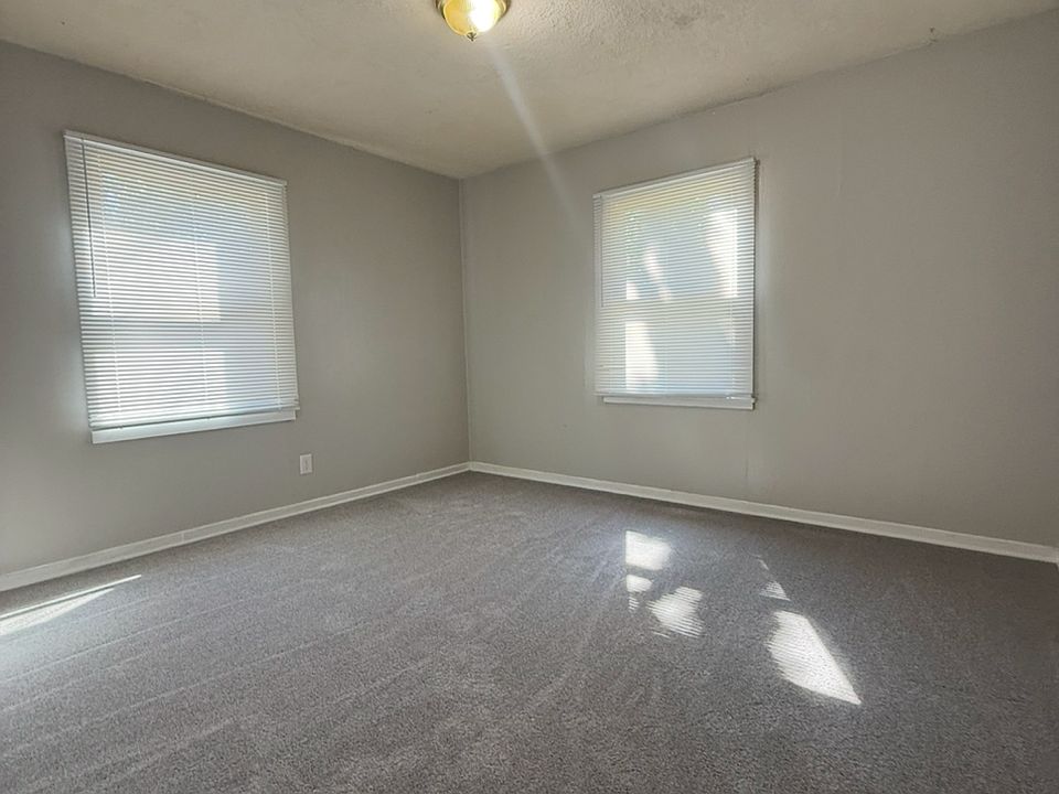 1st image of 6126 E Raleigh Dr