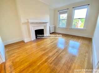 2 Ware St #10D, Cambridge, MA 02138