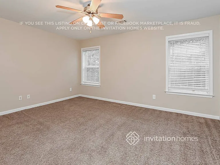 940 Island Bluff Ln — Photo 13
