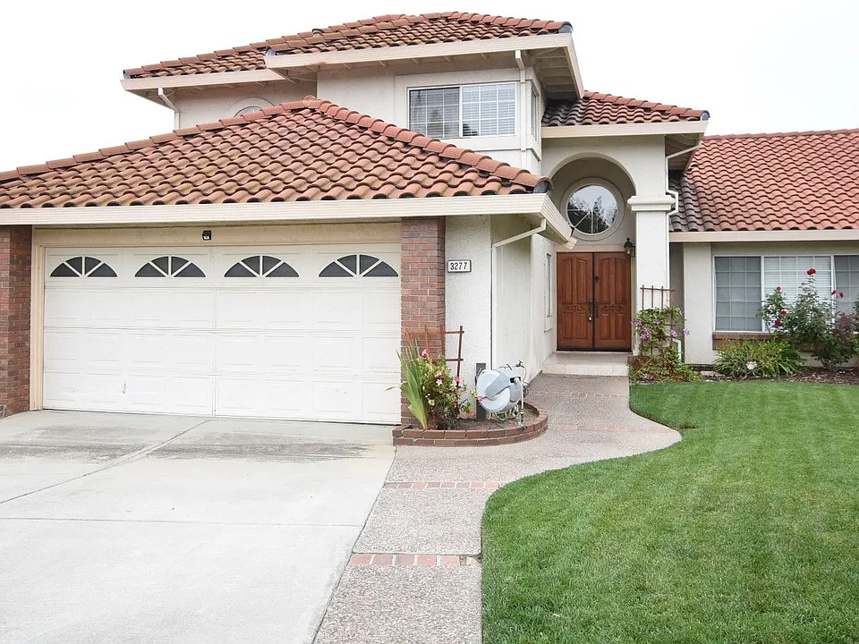 3277 Carol Leaf Ct