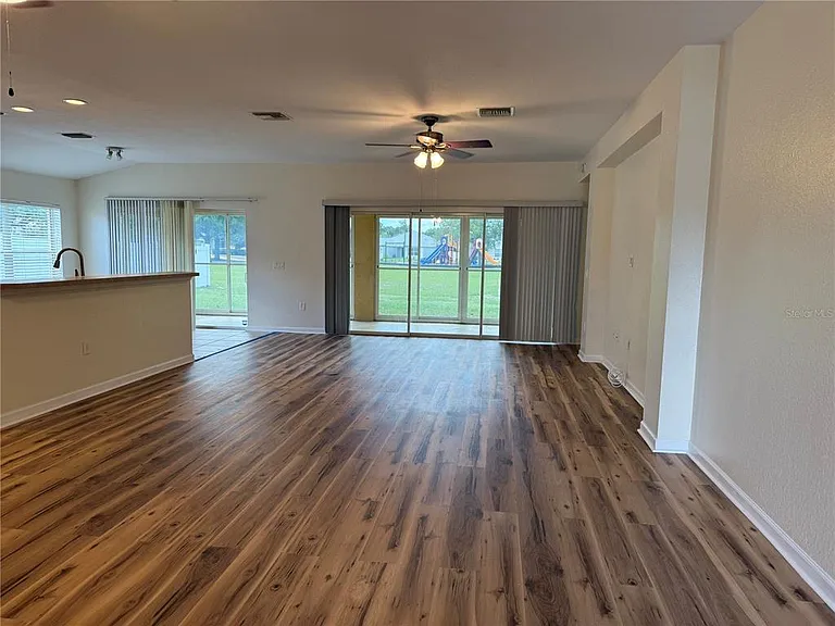 4304 SW 54th Ct — Photo 2