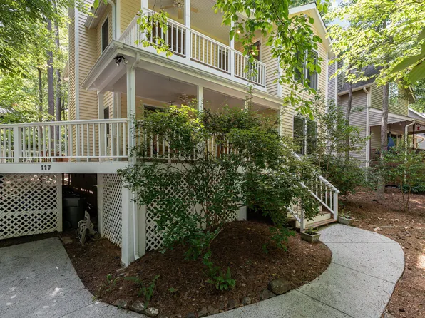 117 Creekview Cir, Carrboro, NC 27510