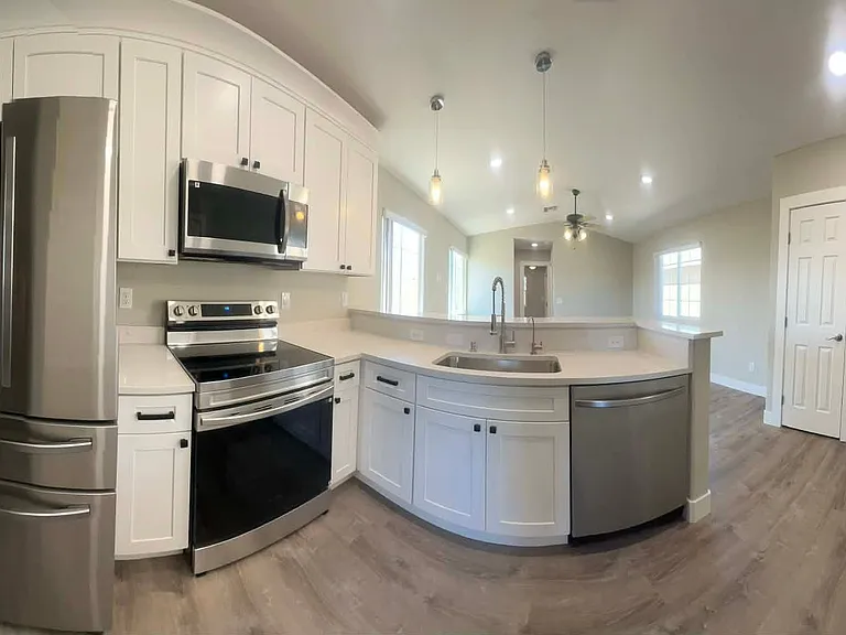 396 Riverfront Dr — Photo 17
