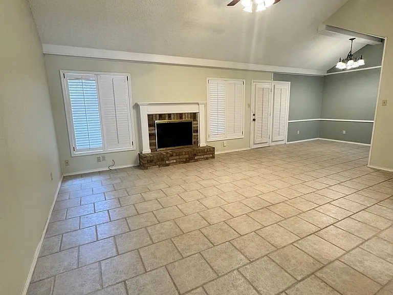 7712 Grover Ave — Photo 4