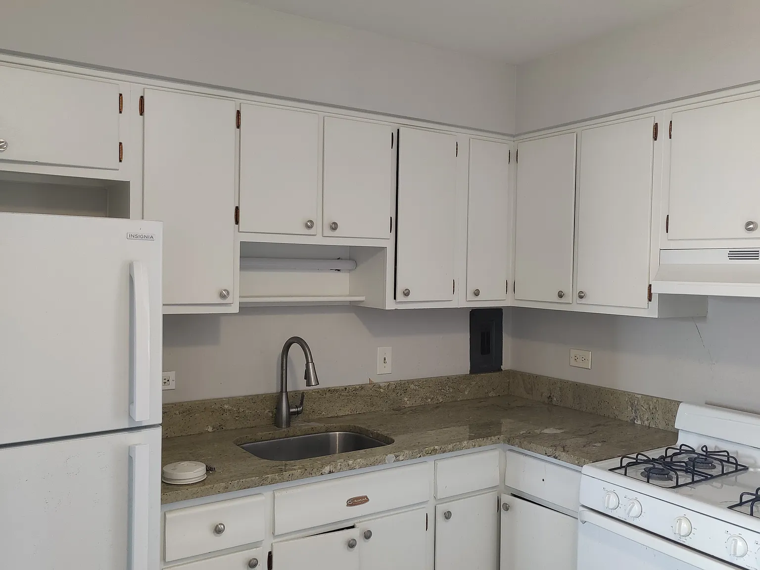 1 bed, 700 sqft, $1,400 — Photo 1