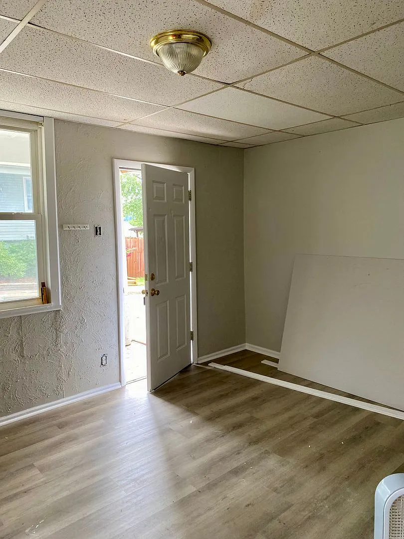 25 Oak Street — Photo 4