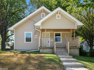 213 S Oak Park Ave, Colfax, IA 50054