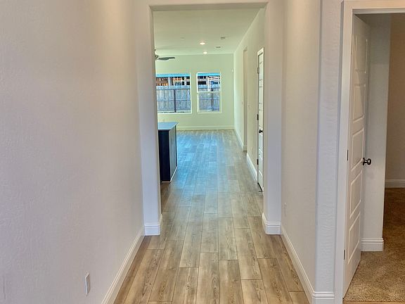 3rd image of 708 Fir St W