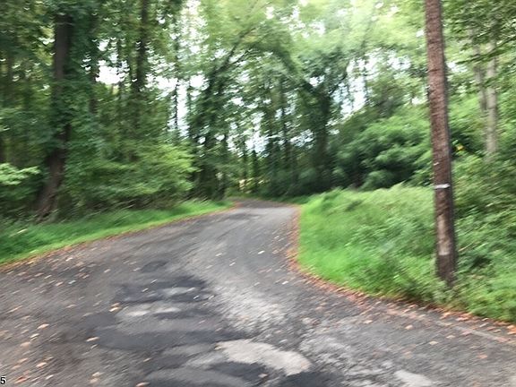 2nd image of 6 Park Dr