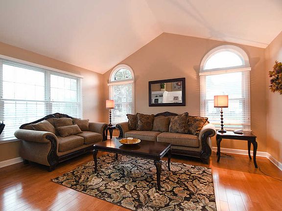 3rd image of 10405 Morningside Ct
